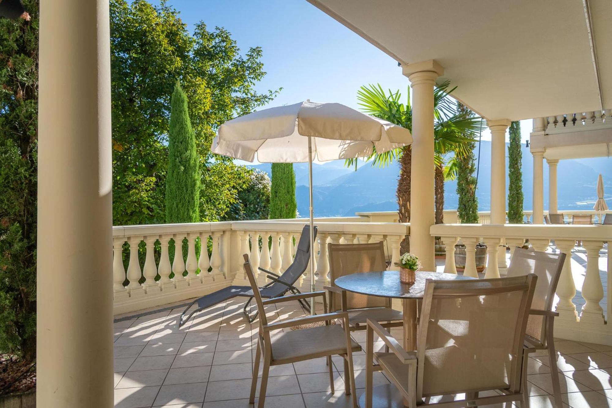 Panorama Aparthotel Termeno Bagian luar foto