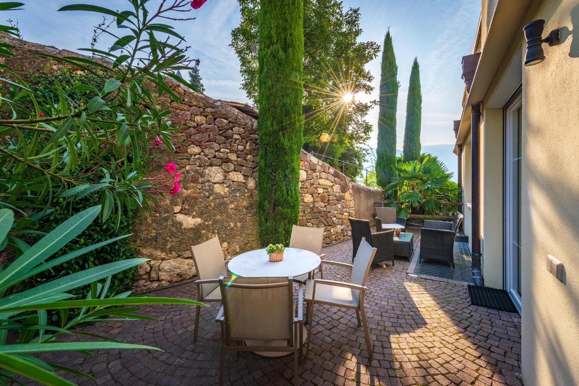 Panorama Aparthotel Termeno Bagian luar foto