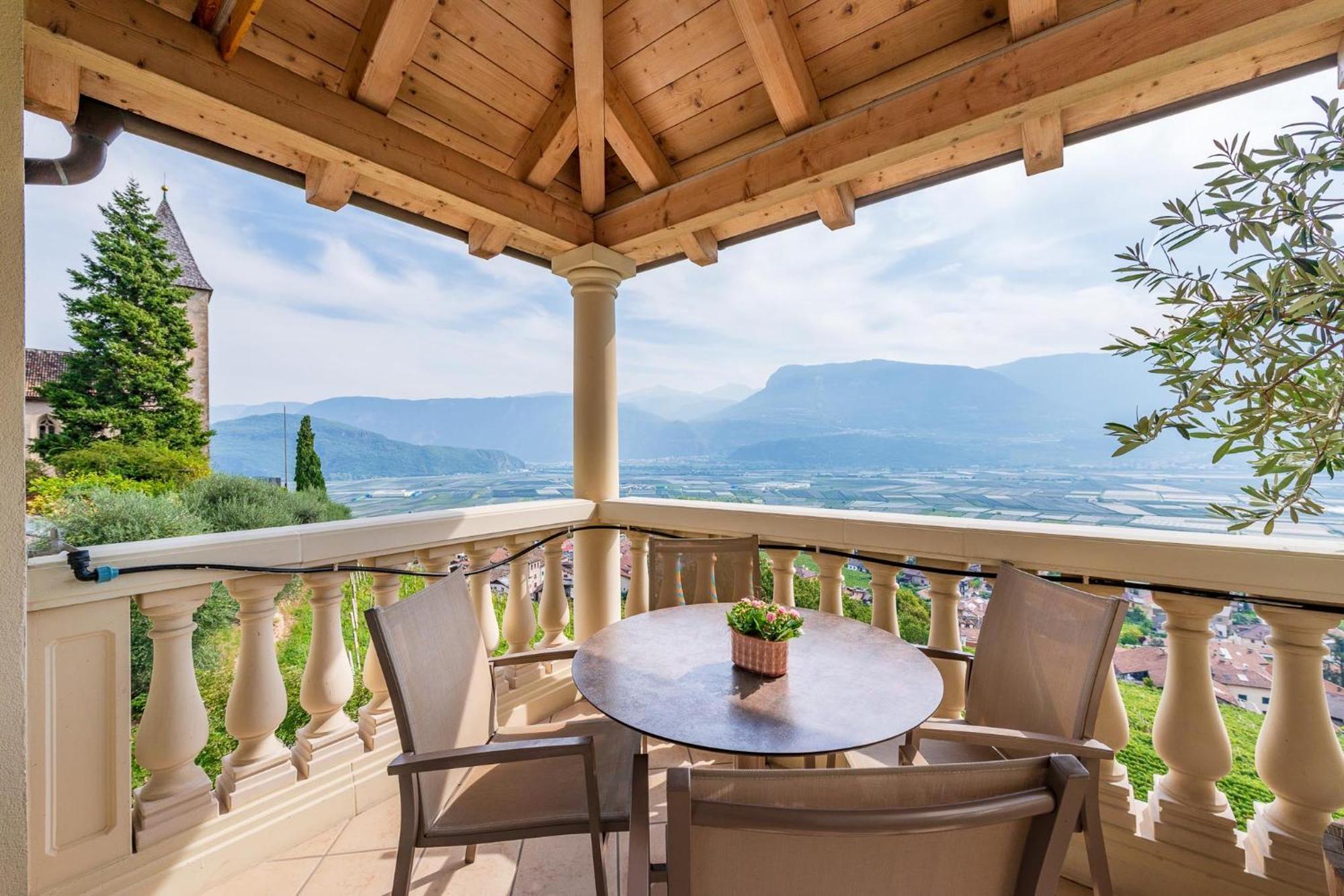 Panorama Aparthotel Termeno Bagian luar foto